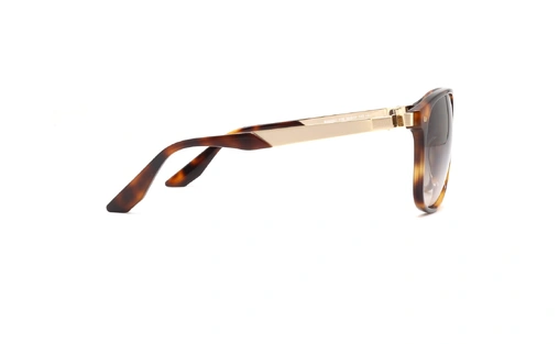 عینک آفتابی مدل خلبانی ب ام و فریم قهوه ای هاوانا و عدسی دودی طیف دار - عکس از زاویه کنار