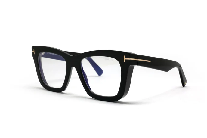 عینک طبی کائوچویی مشکی تام فورد - زاویه سه رخ