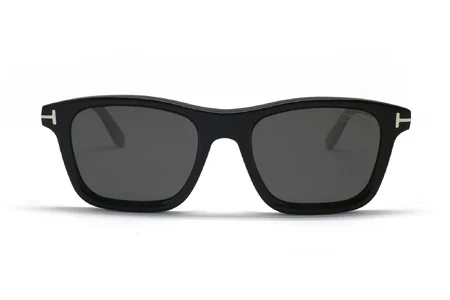 عینک آفتابی ویفرر پلاریزه تام فورد رنگ بدنه مشکی و عدسی دودی - زاویه روبرو